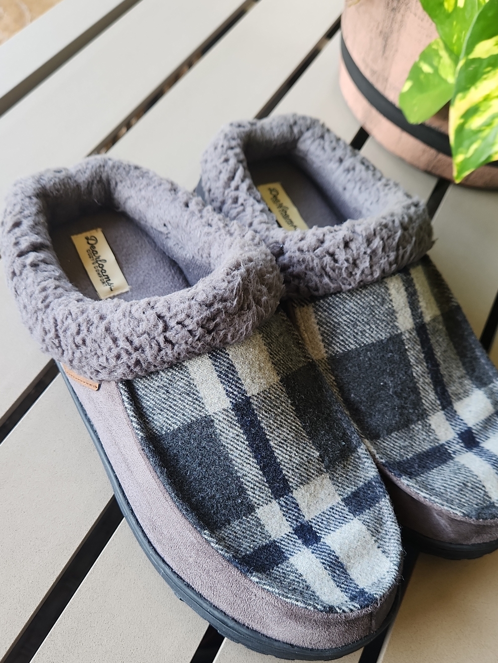 Dearfoams Mens Plaid Slip-On Slippers in Gray and Navy